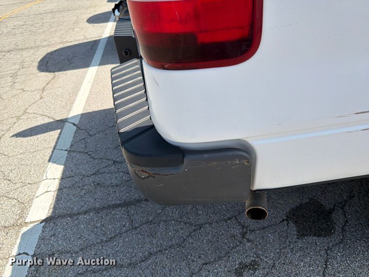 image for item EL0100 2007 Ford F150 pickup truck