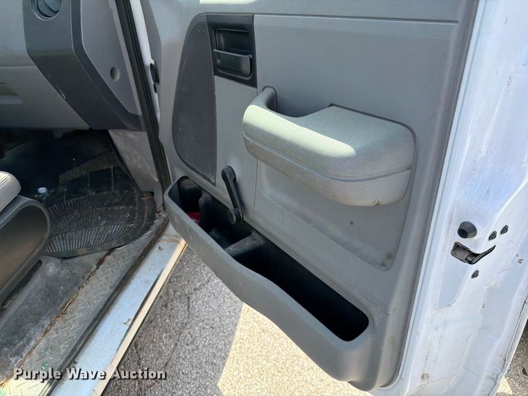 image for item EL0100 2007 Ford F150 pickup truck