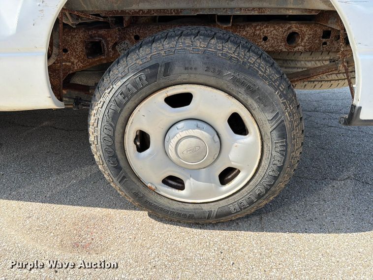 image for item EL0100 2007 Ford F150 pickup truck