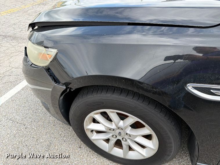 image for item EL0101 2014 Ford Taurus 