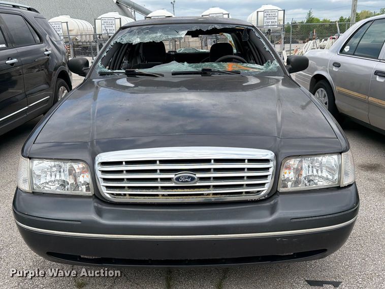 image for item EL0104 2005 Ford Crown Victoria 