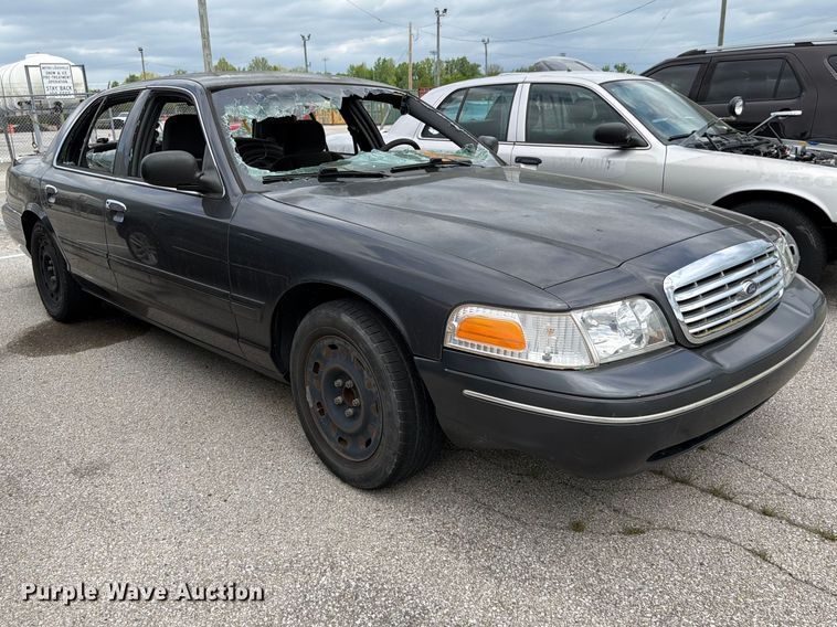image for item EL0104 2005 Ford Crown Victoria 