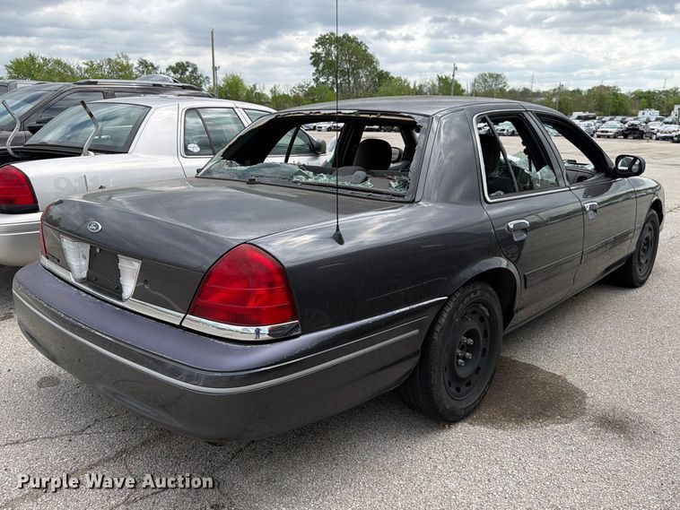 image for item EL0104 2005 Ford Crown Victoria 
