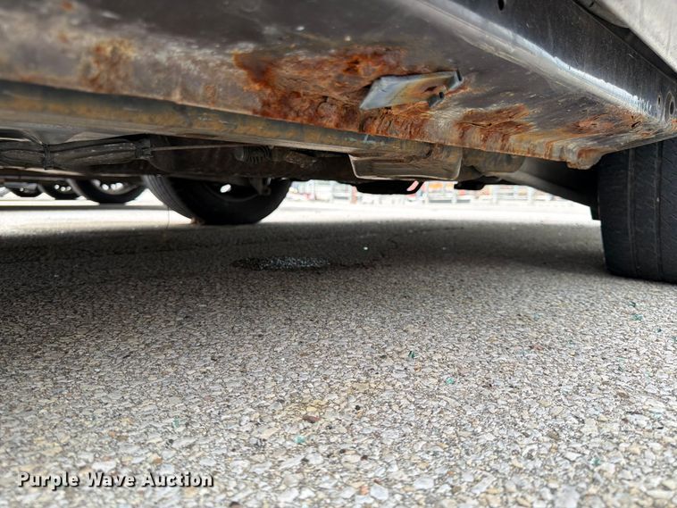 image for item EL0104 2005 Ford Crown Victoria 