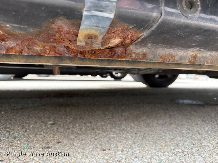 image for item EL0104 2005 Ford Crown Victoria 