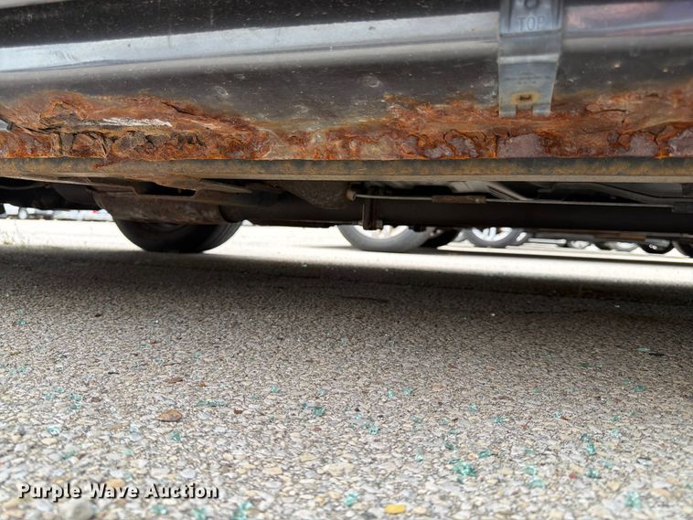 image for item EL0104 2005 Ford Crown Victoria 