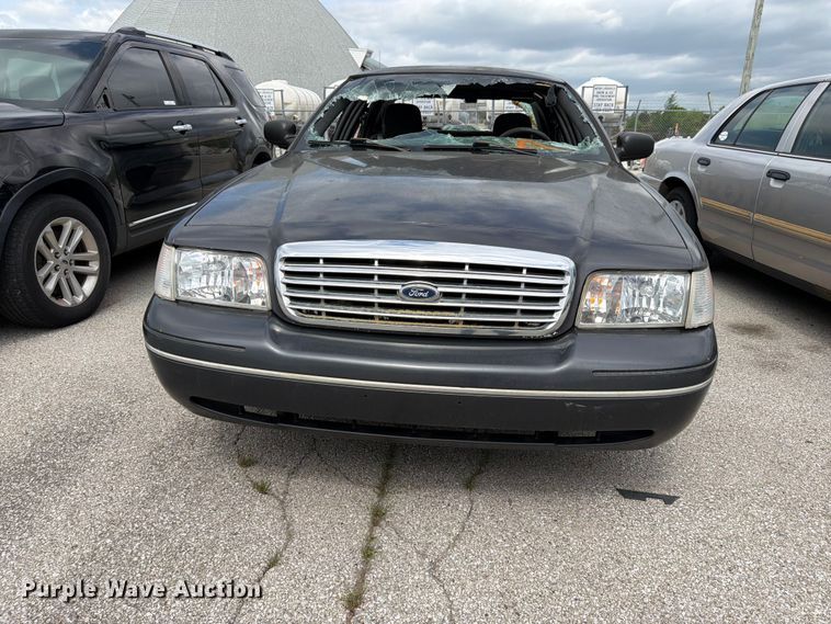 image for item EL0104 2005 Ford Crown Victoria 