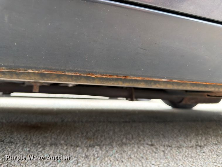 image for item EL0104 2005 Ford Crown Victoria 