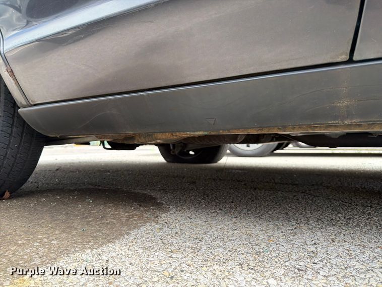 image for item EL0104 2005 Ford Crown Victoria 