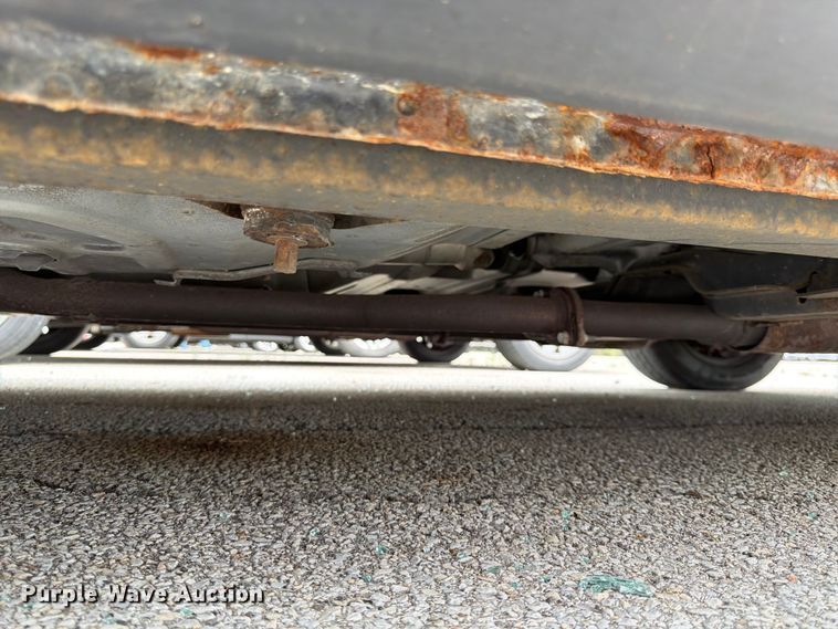 image for item EL0104 2005 Ford Crown Victoria 