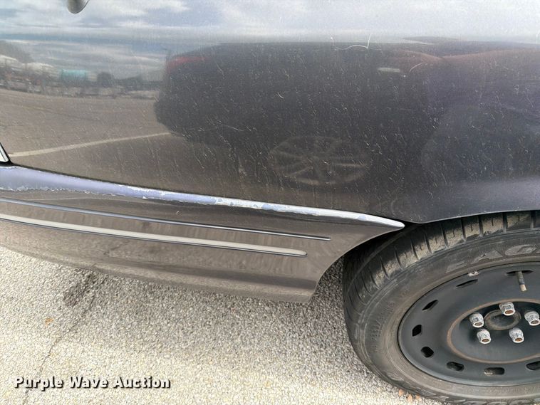 image for item EL0104 2005 Ford Crown Victoria 