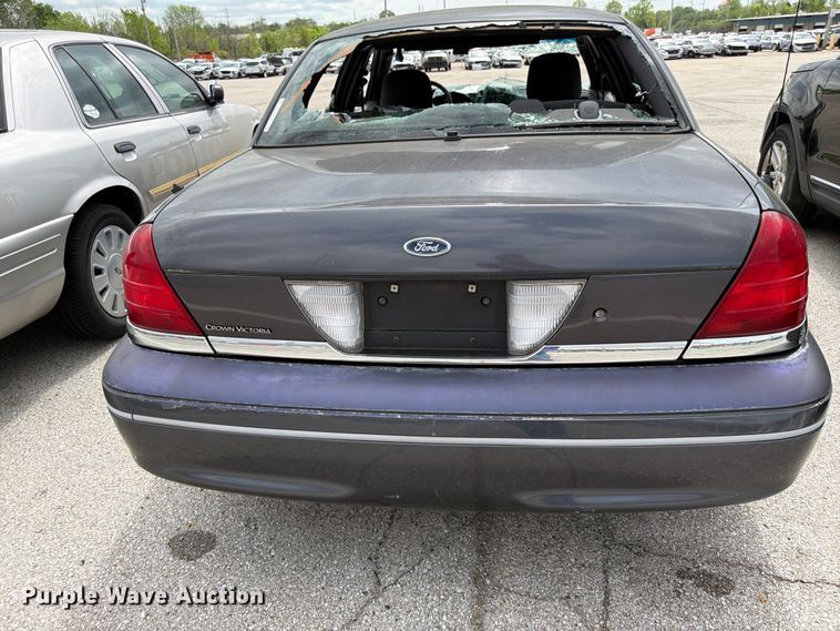 image for item EL0104 2005 Ford Crown Victoria 