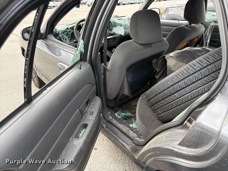 image for item EL0104 2005 Ford Crown Victoria 