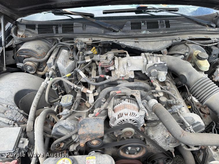 image for item EL0104 2005 Ford Crown Victoria 