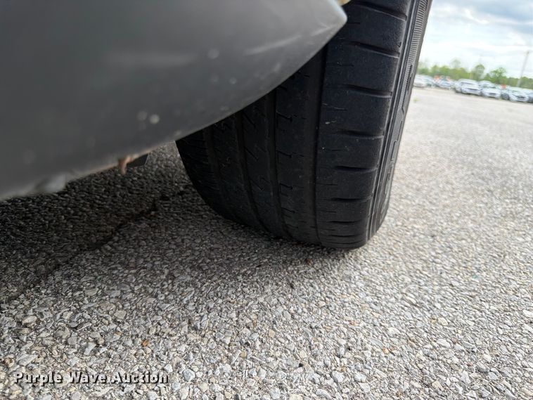 image for item EL0104 2005 Ford Crown Victoria 