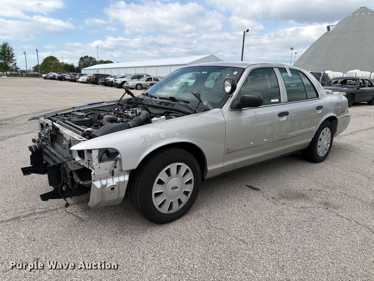 image for item EL0105 2010 Ford Crown Victoria 