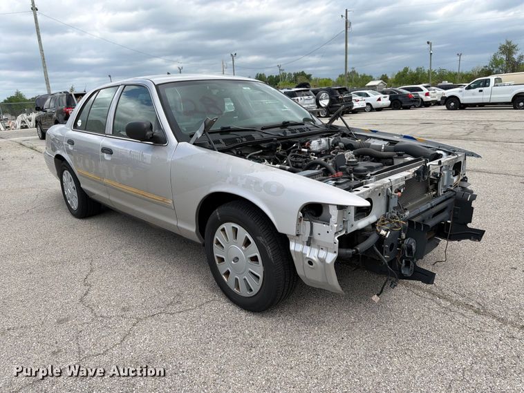 image for item EL0105 2010 Ford Crown Victoria 