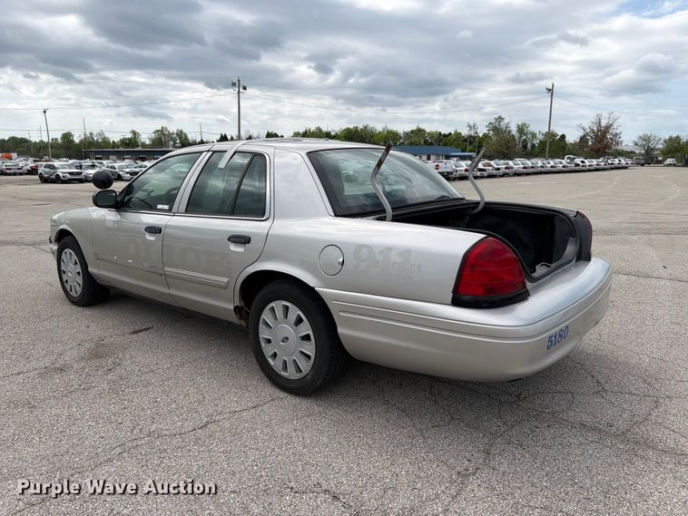 image for item EL0105 2010 Ford Crown Victoria 