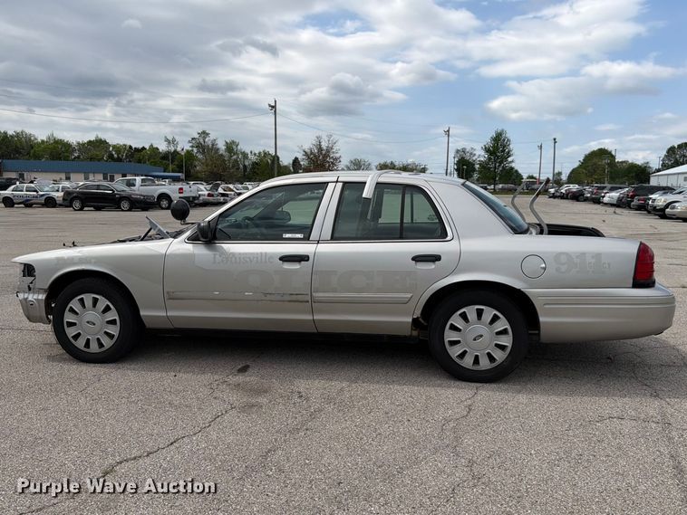 image for item EL0105 2010 Ford Crown Victoria 