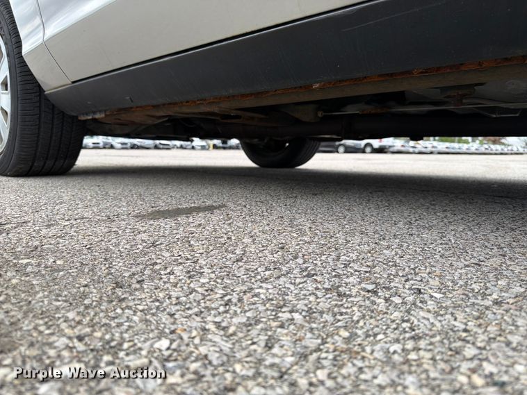 image for item EL0105 2010 Ford Crown Victoria 