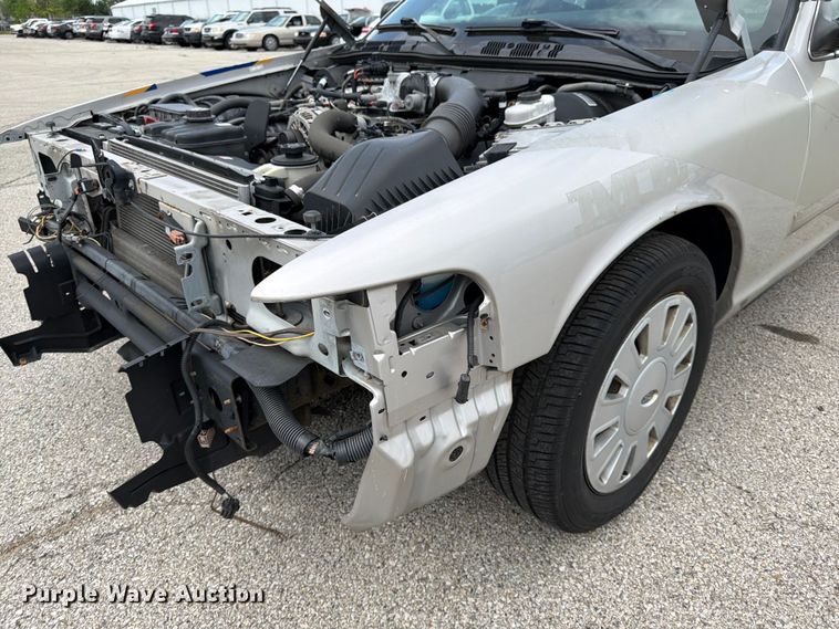 image for item EL0105 2010 Ford Crown Victoria 