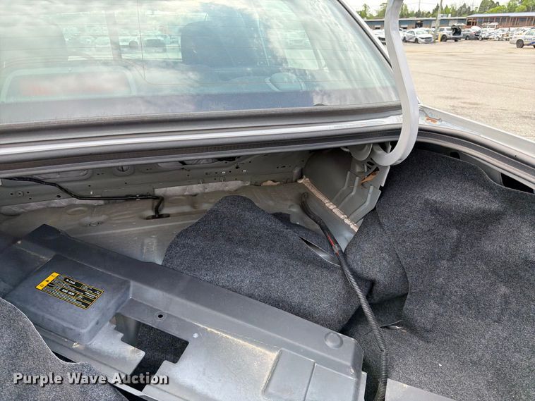 image for item EL0105 2010 Ford Crown Victoria 