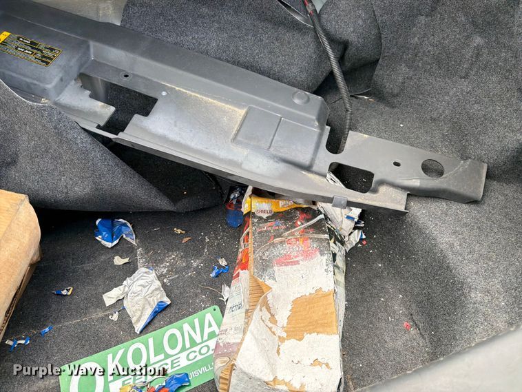 image for item EL0105 2010 Ford Crown Victoria 