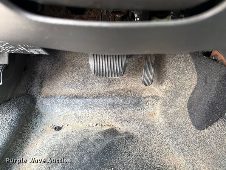 image for item EL0105 2010 Ford Crown Victoria 