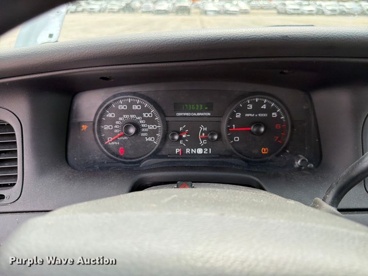 image for item EL0105 2010 Ford Crown Victoria 