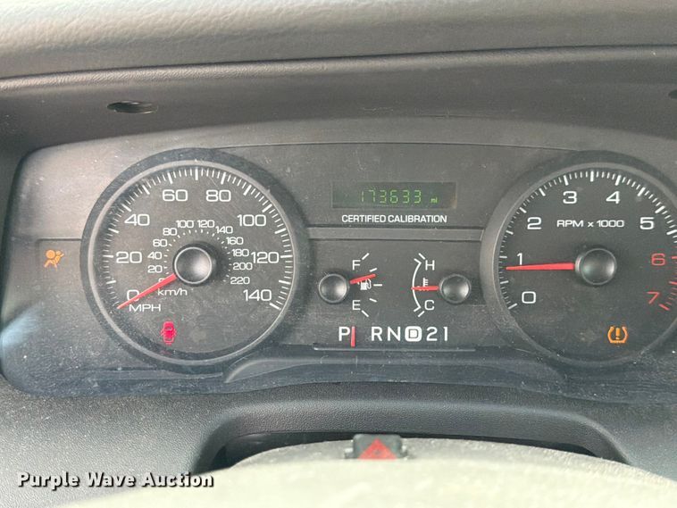 image for item EL0105 2010 Ford Crown Victoria 