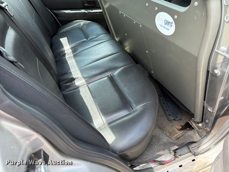 image for item EL0105 2010 Ford Crown Victoria 