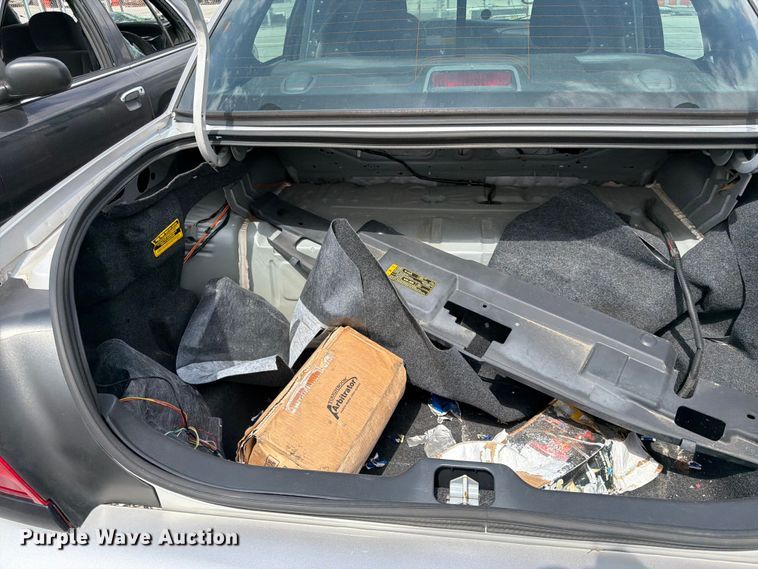 image for item EL0105 2010 Ford Crown Victoria 