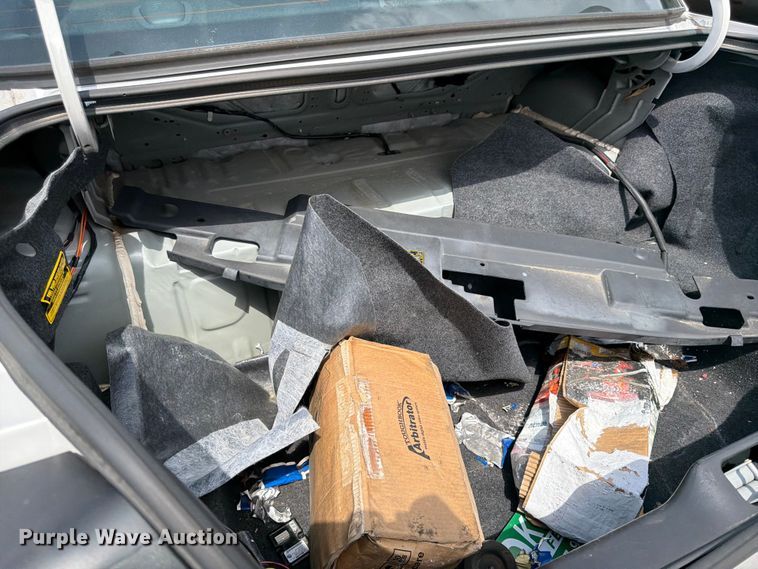 image for item EL0105 2010 Ford Crown Victoria 