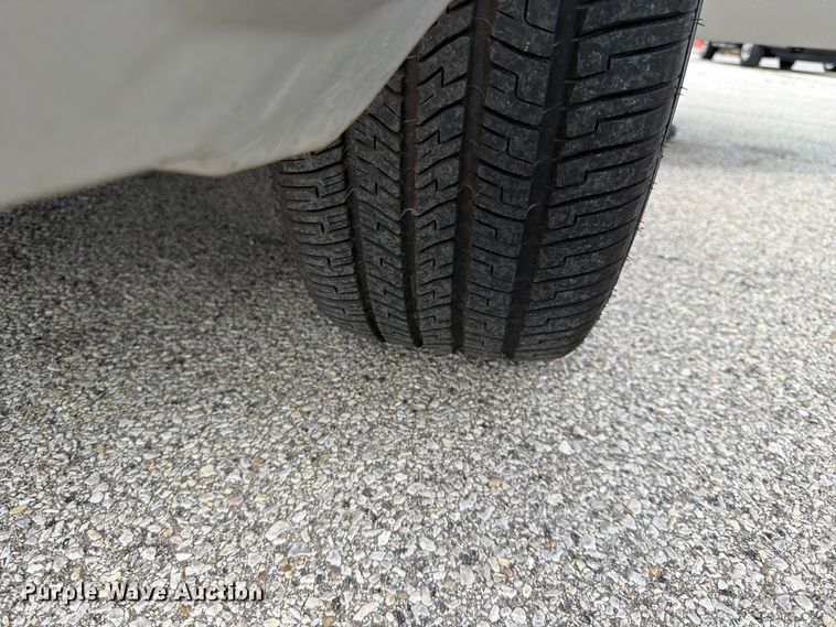 image for item EL0105 2010 Ford Crown Victoria 