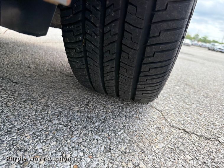 image for item EL0105 2010 Ford Crown Victoria 