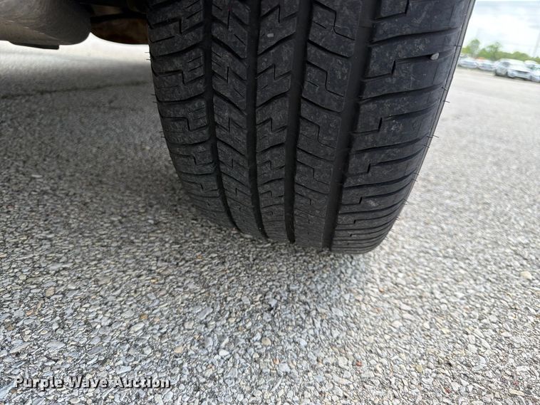 image for item EL0105 2010 Ford Crown Victoria 