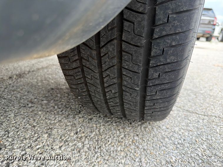 image for item EL0105 2010 Ford Crown Victoria 