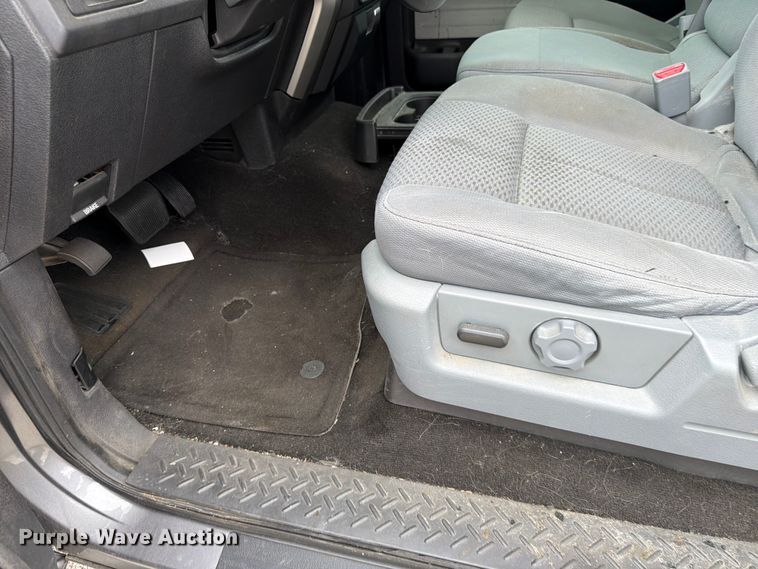 image for item EL0107 2013 Ford F150 Ext. Cab pickup truck