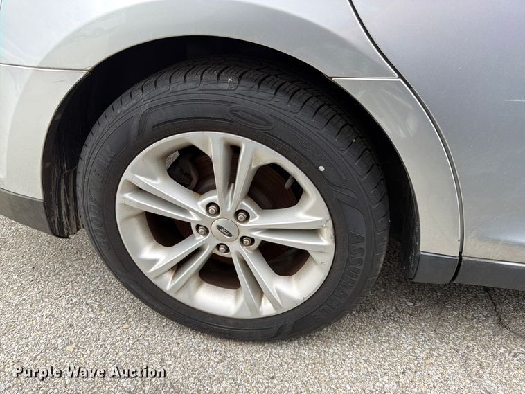 image for item EL0108 2015 Ford Taurus 