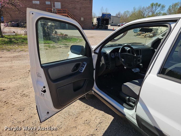 image for item EO7218 2007 Ford Escape SUV