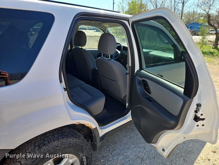 image for item EO7218 2007 Ford Escape SUV