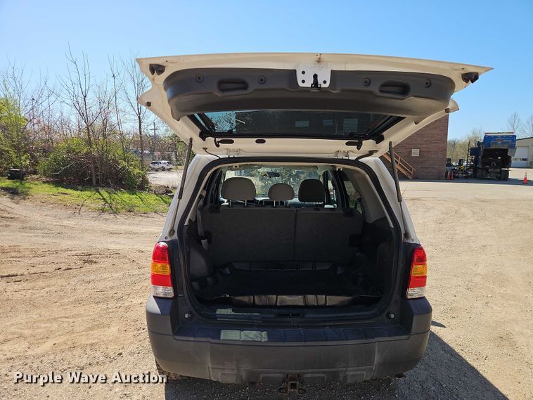image for item EO7218 2007 Ford Escape SUV