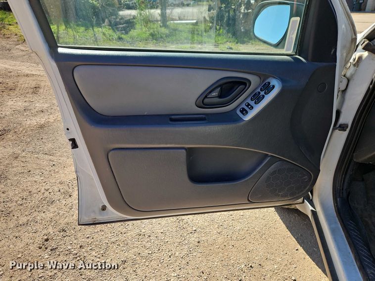image for item EO7220 2006 Ford Escape SUV