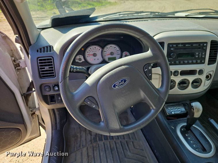 image for item EO7220 2006 Ford Escape SUV