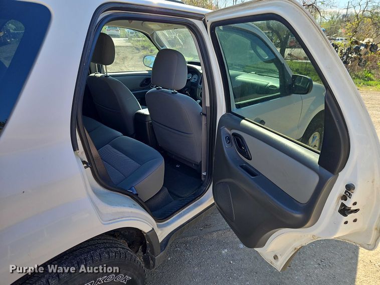 image for item EO7220 2006 Ford Escape SUV