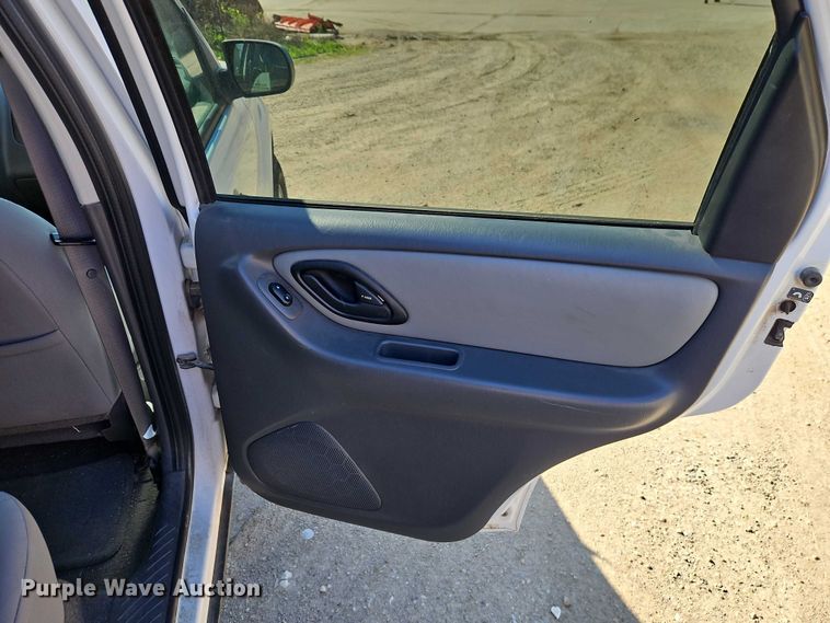 image for item EO7220 2006 Ford Escape SUV