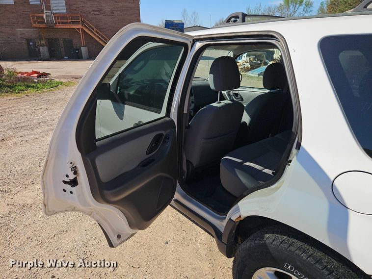 image for item EO7220 2006 Ford Escape SUV