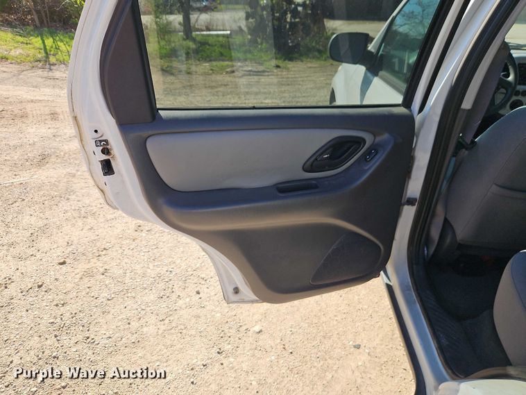 image for item EO7220 2006 Ford Escape SUV