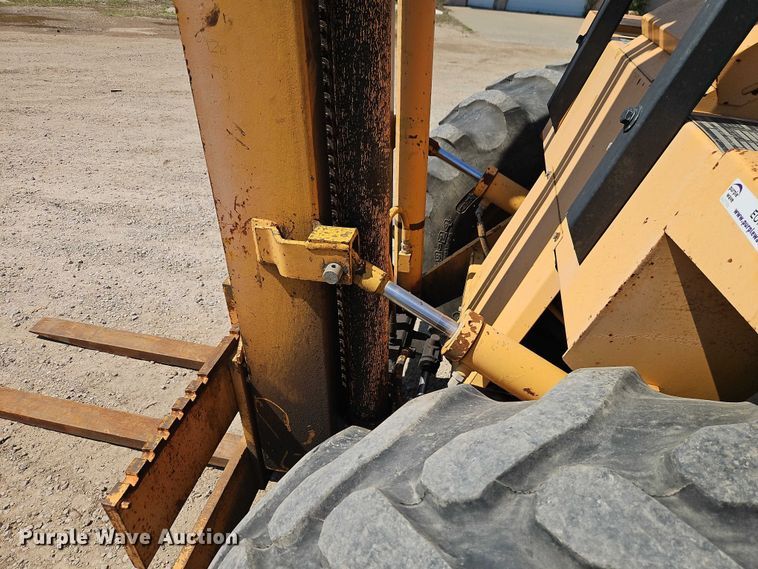 image for item EO7221 John Deere 482C forklift