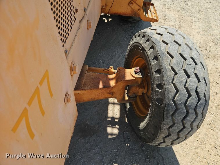 image for item EO7221 John Deere 482C forklift